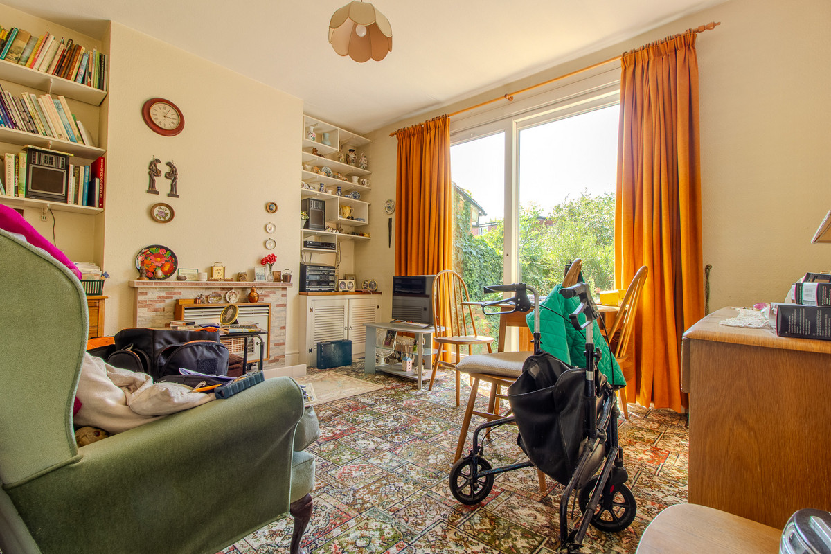 Connaught Gardens, London, N13, photo 5