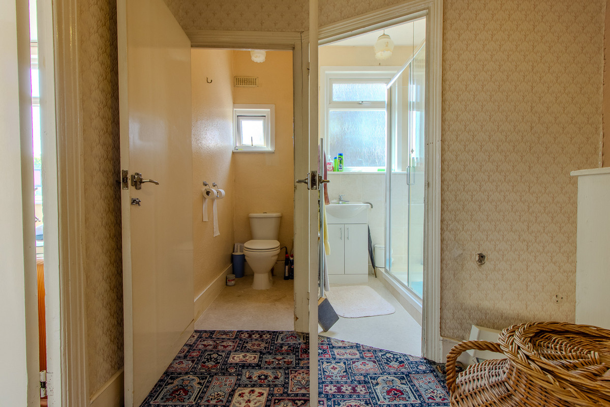 Connaught Gardens, London, N13, photo 12
