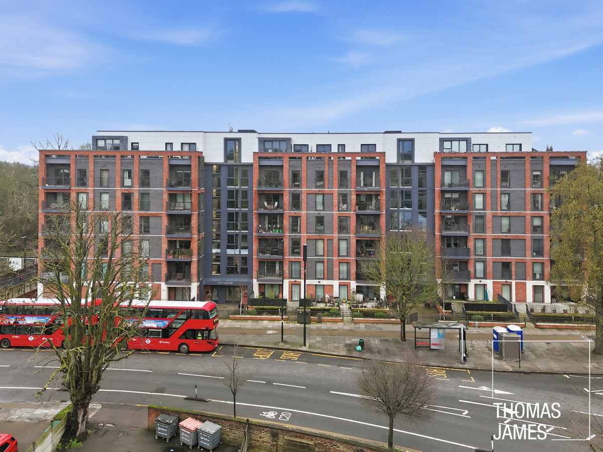 City House, Winchmore Hill, N21
