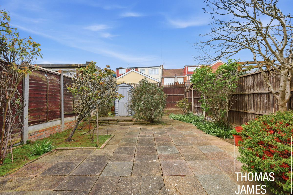 Oakfield Gardens, London, N18, photo 15