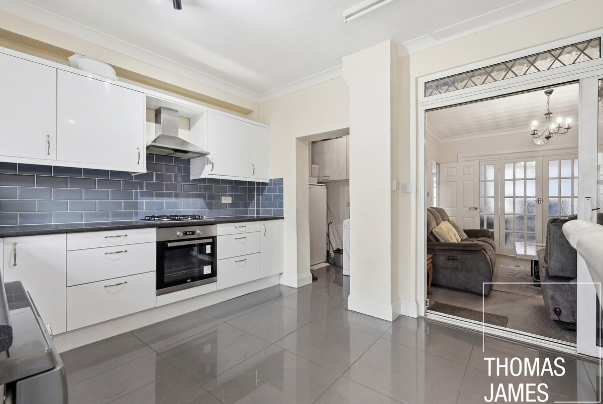 Oakfield Gardens, London, N18, photo 4