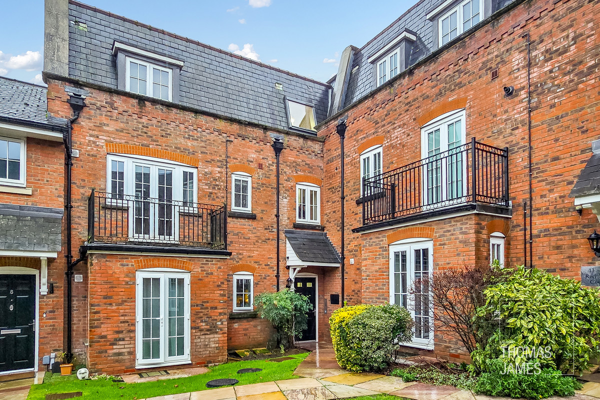 Red Lion Court, Great North Road, Hertfordshire, AL9