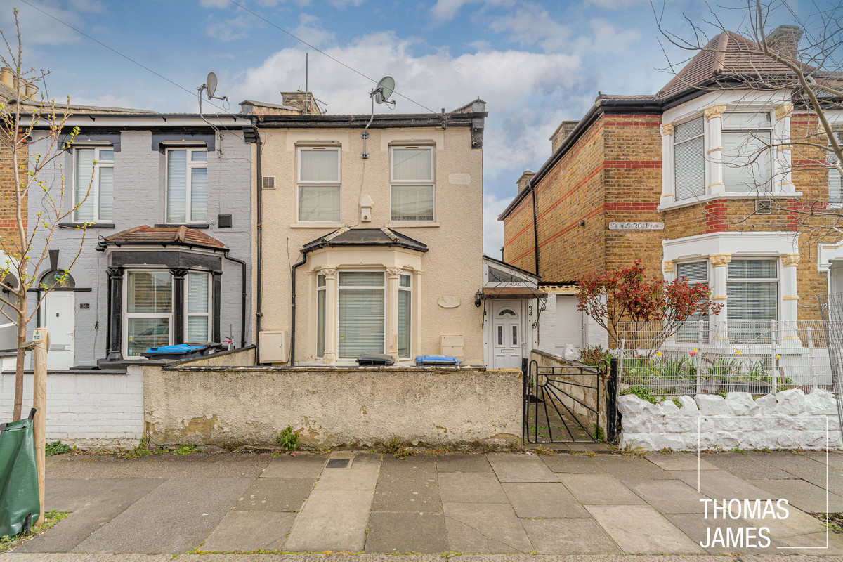 Kings Road, London, N18