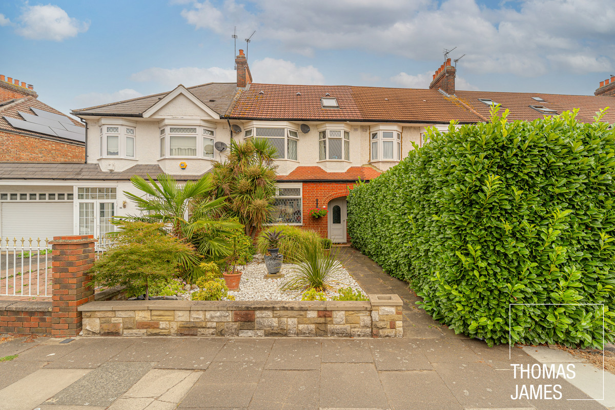Halstead Road, Winchmore Hill, N21