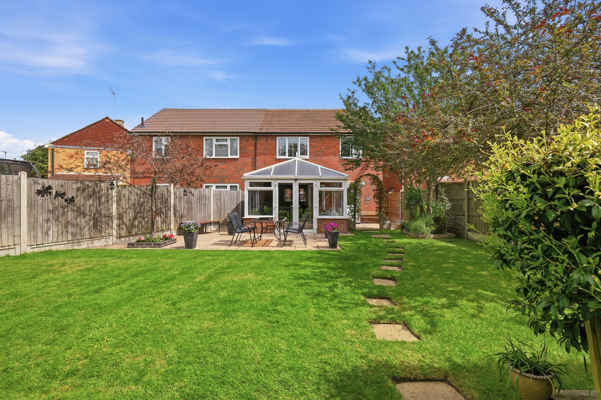Roydon Close, Loughton, IG10, photo 23