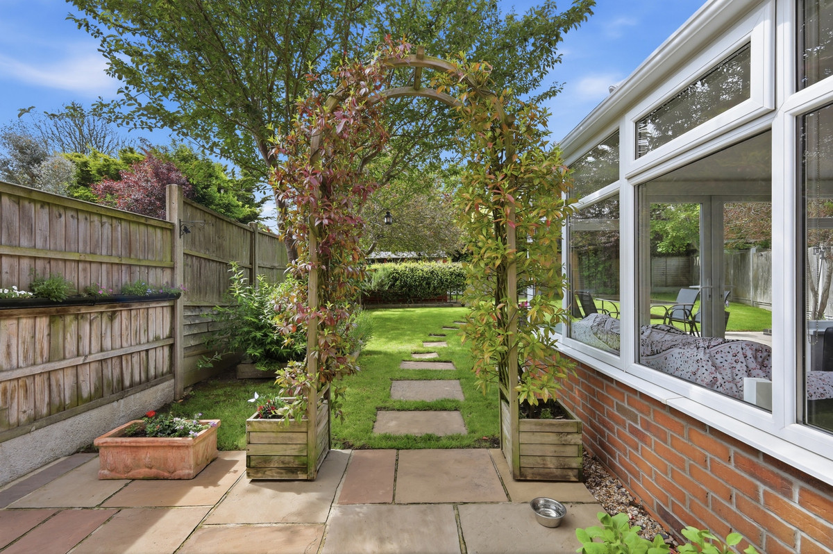 Roydon Close, Loughton, IG10, photo 20