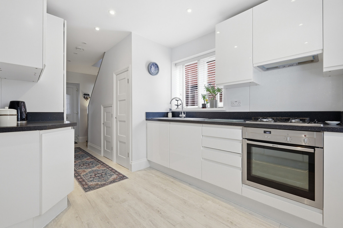 Roydon Close, Loughton, IG10, photo 11