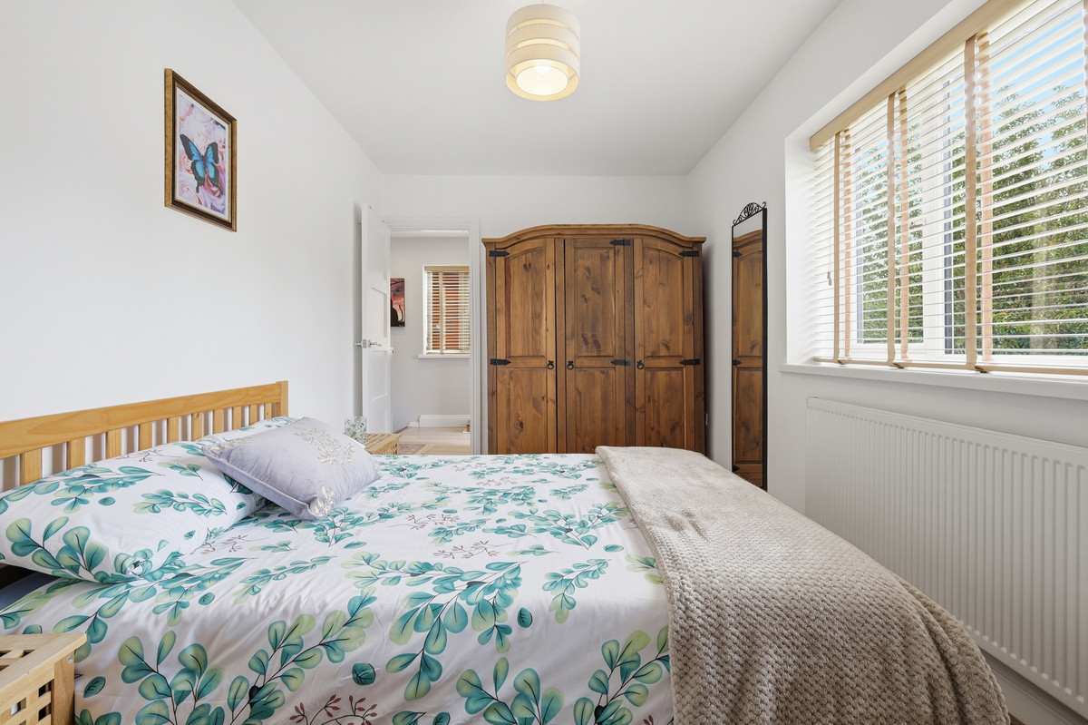 Roydon Close, Loughton, IG10, photo 17