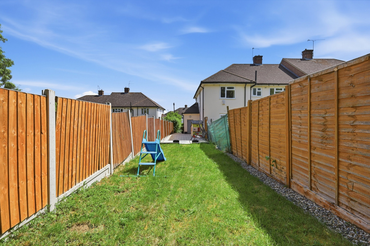 Danbury Road, Loughton, IG10, photo 2