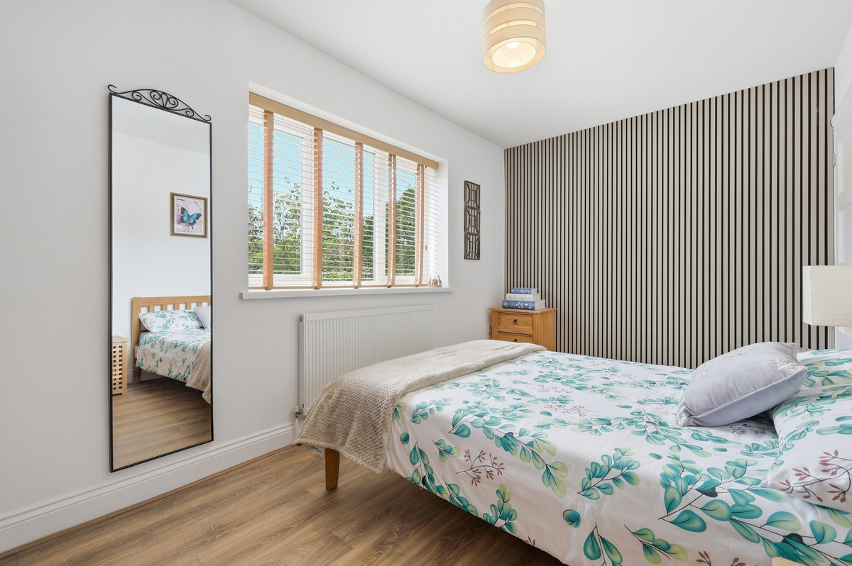 Roydon Close, Loughton, IG10, photo 16