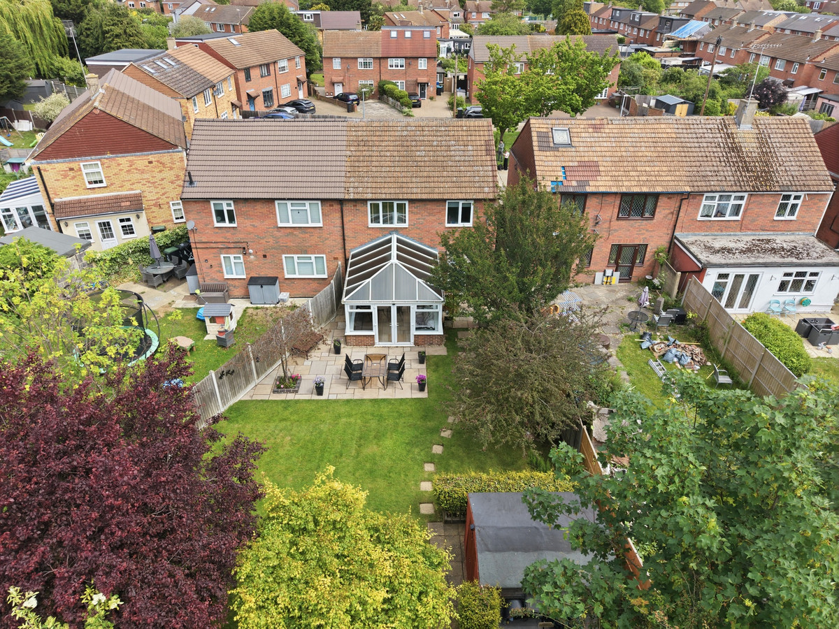 Roydon Close, Loughton, IG10, photo 2
