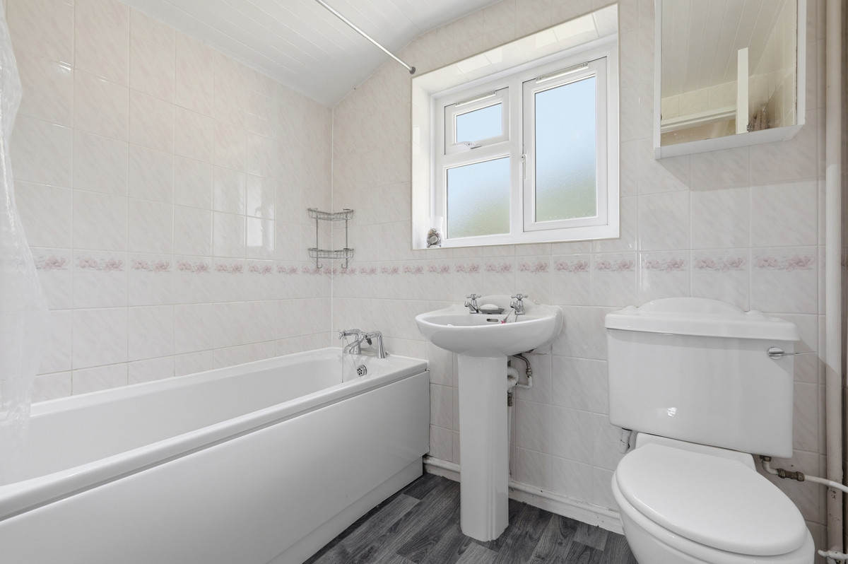 Danbury Road, Loughton, IG10, photo 11