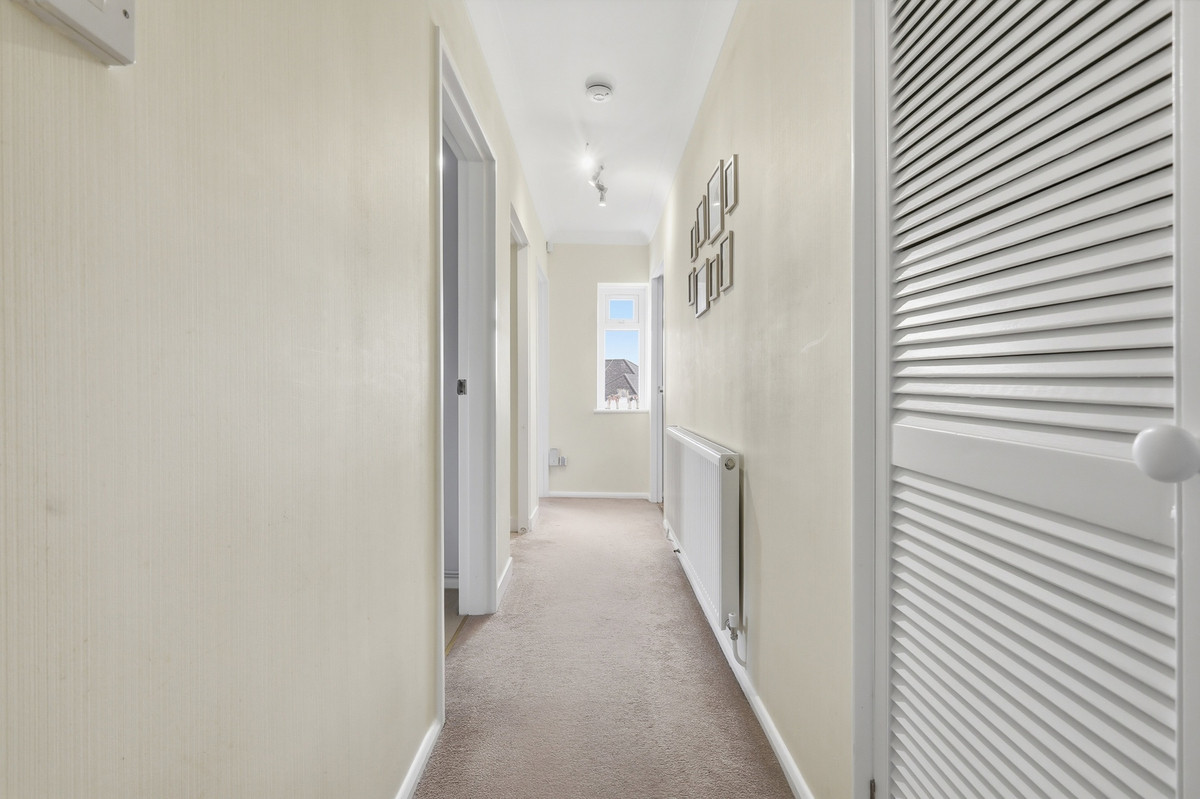 Danbury Road, Loughton, IG10, photo 3