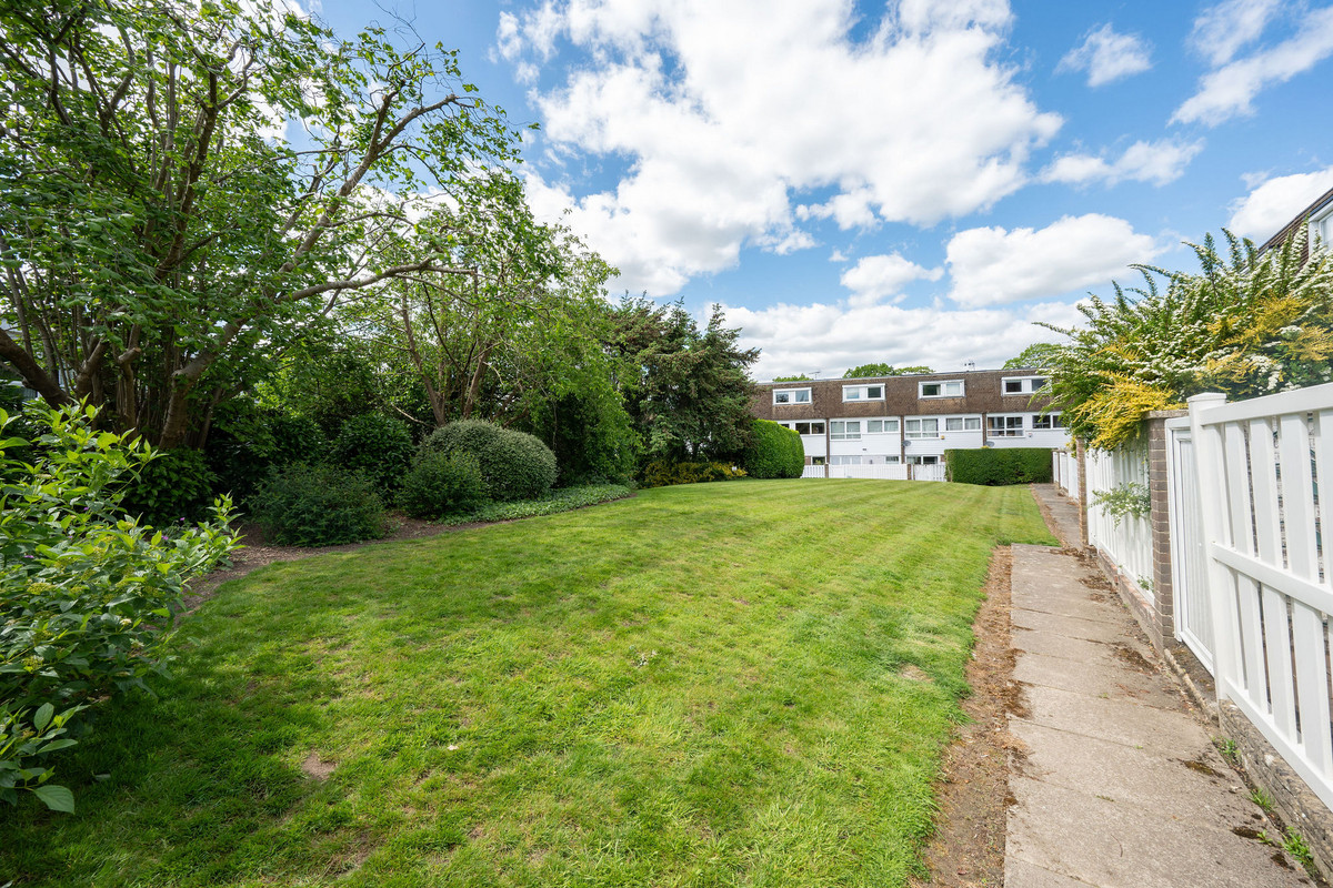 Ashleigh Road, Horsham, RH12, photo 18