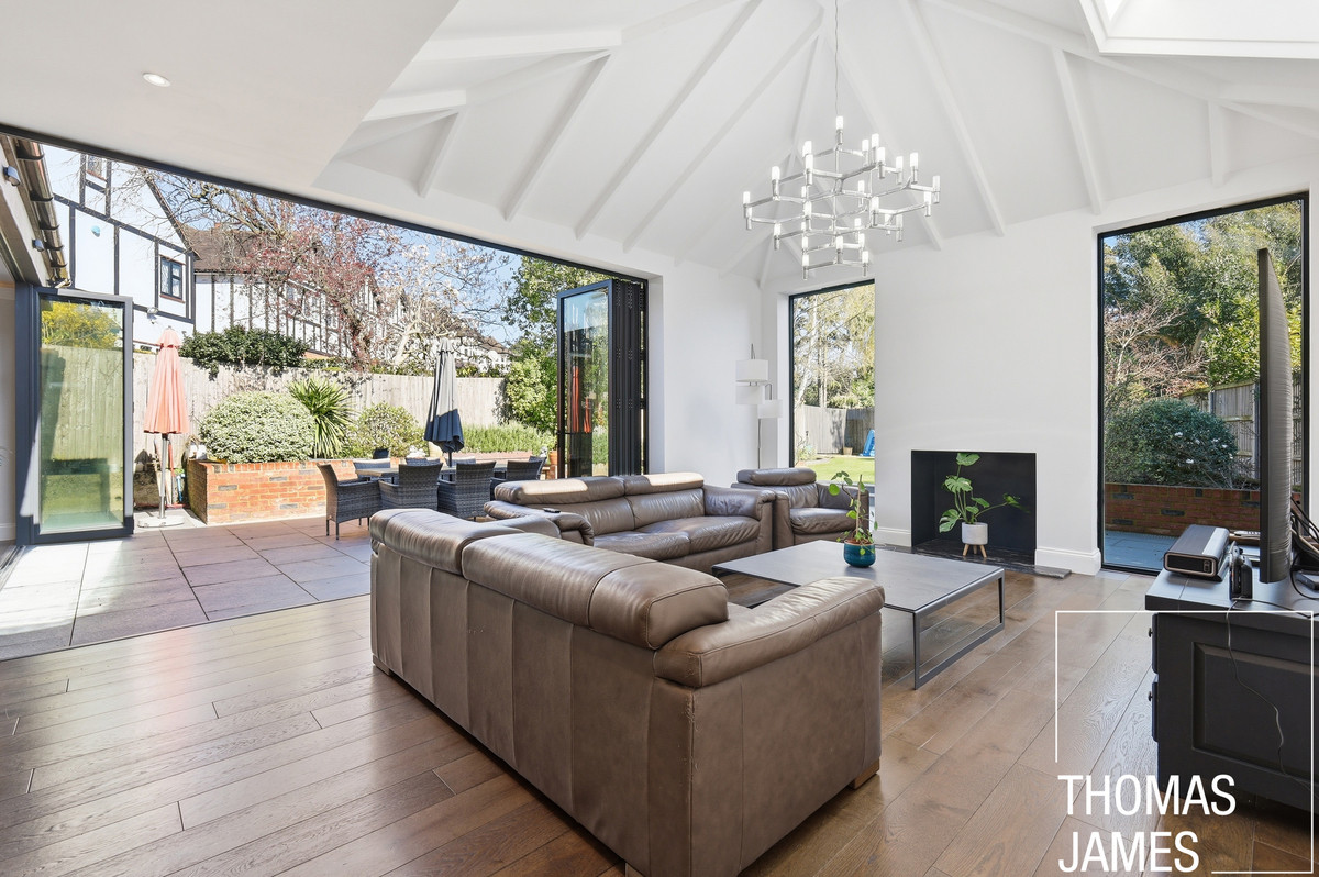 Eversley Crescent, London, N21, photo 8