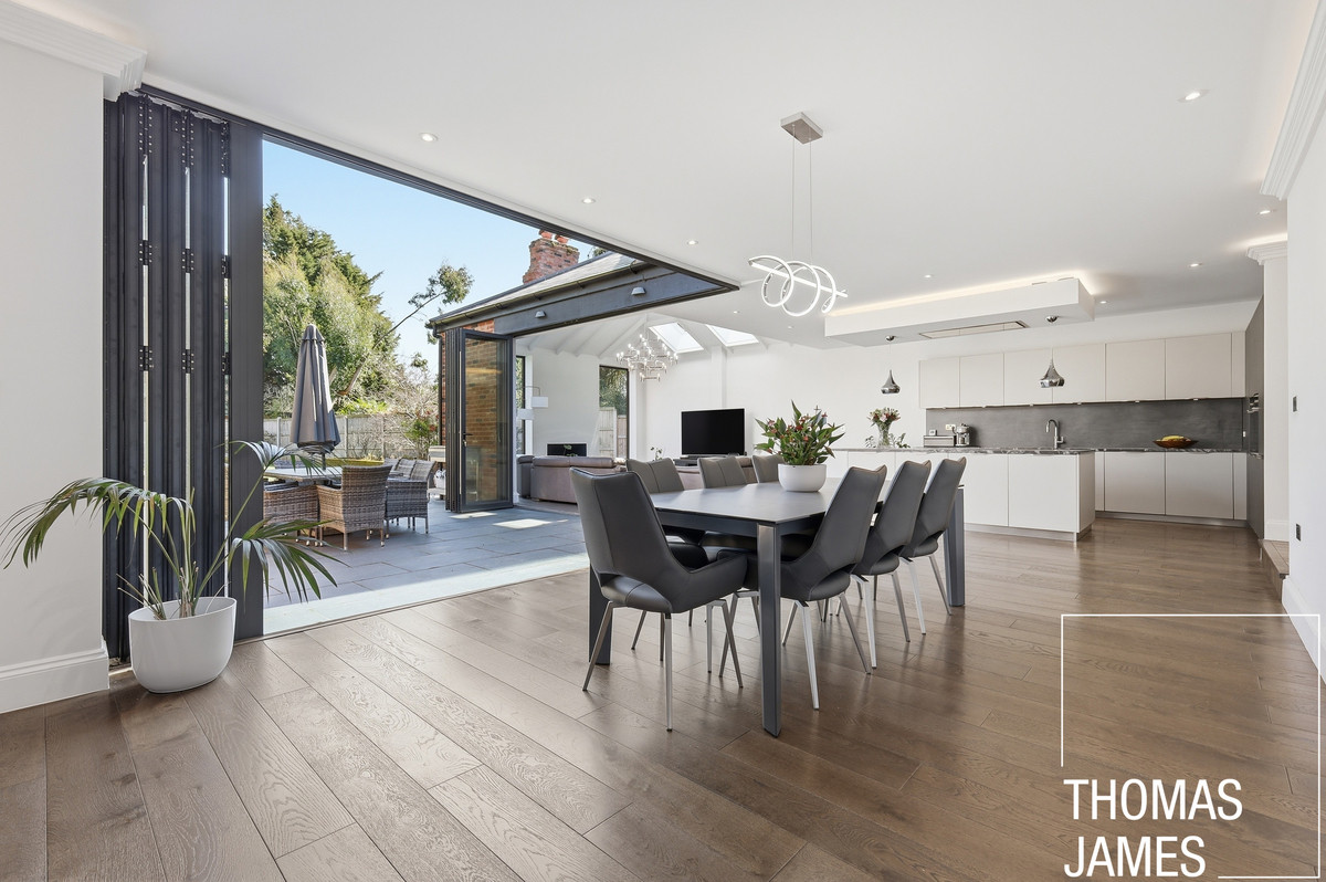 Eversley Crescent, London, N21, photo 2