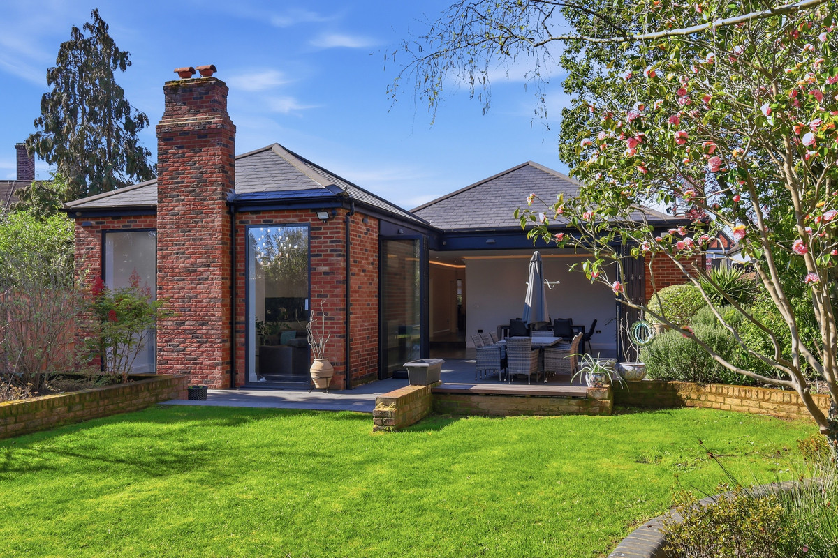 Eversley Crescent, London, N21, photo 5
