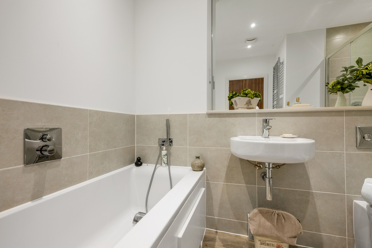 Parsonage Road, Horsham, RH12, photo 17