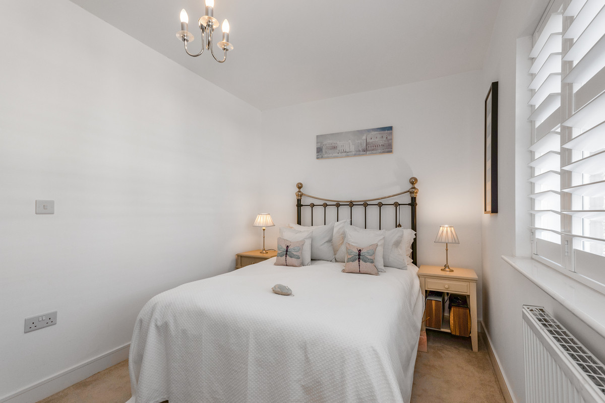 Parsonage Road, Horsham, RH12, photo 12