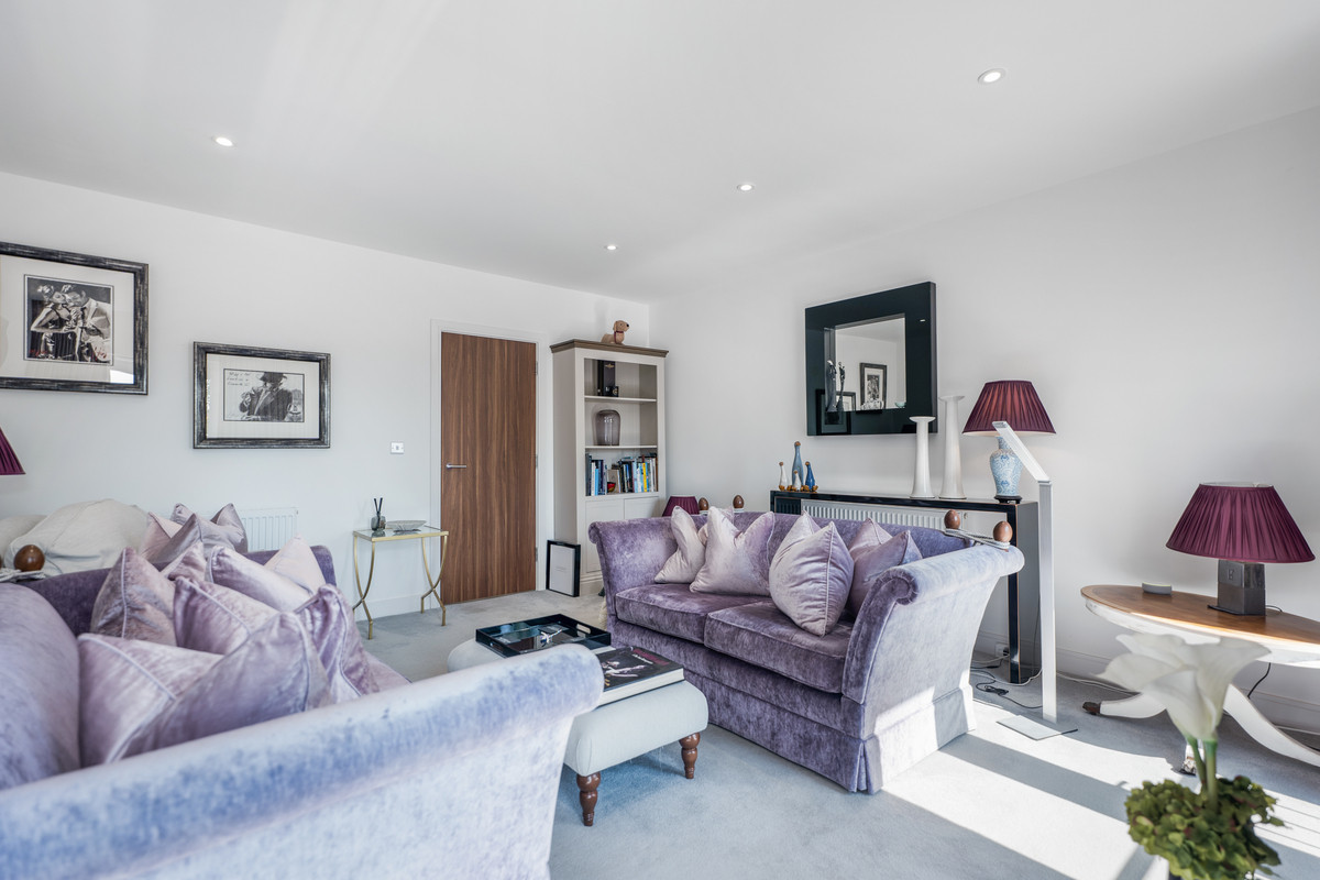 Parsonage Road, Horsham, RH12, photo 16