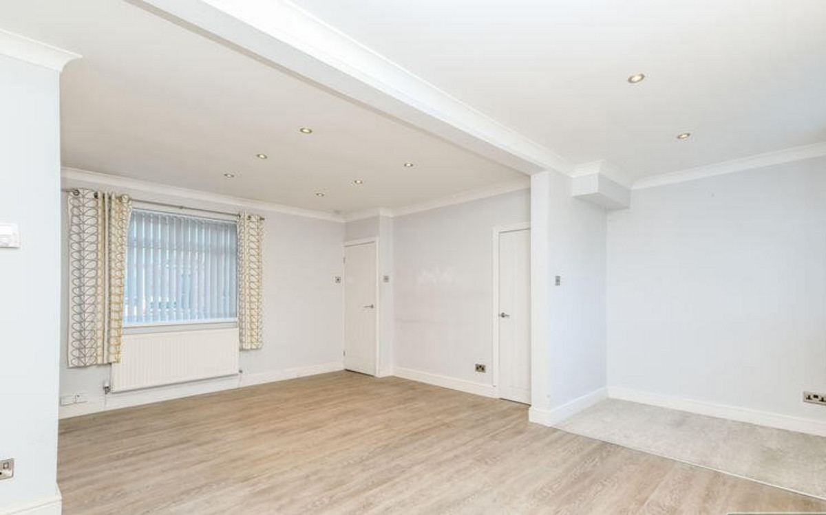 Ogle Grove, Jarrow, NE32, photo 2