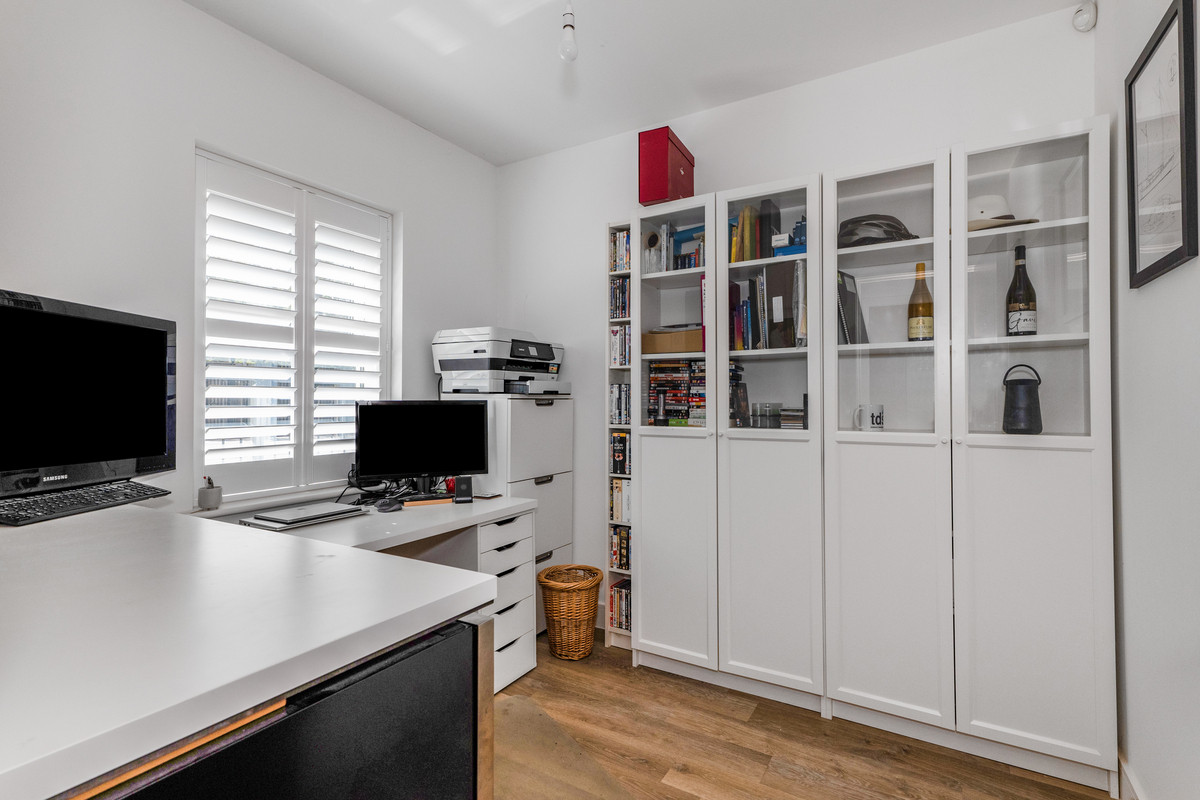 Parsonage Road, Horsham, RH12, photo 9