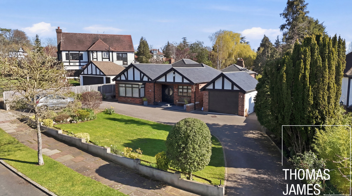 Eversley Crescent, London, N21