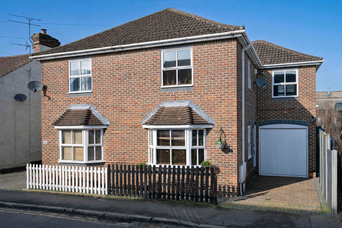 Victoria Road, Brentwood, CM14