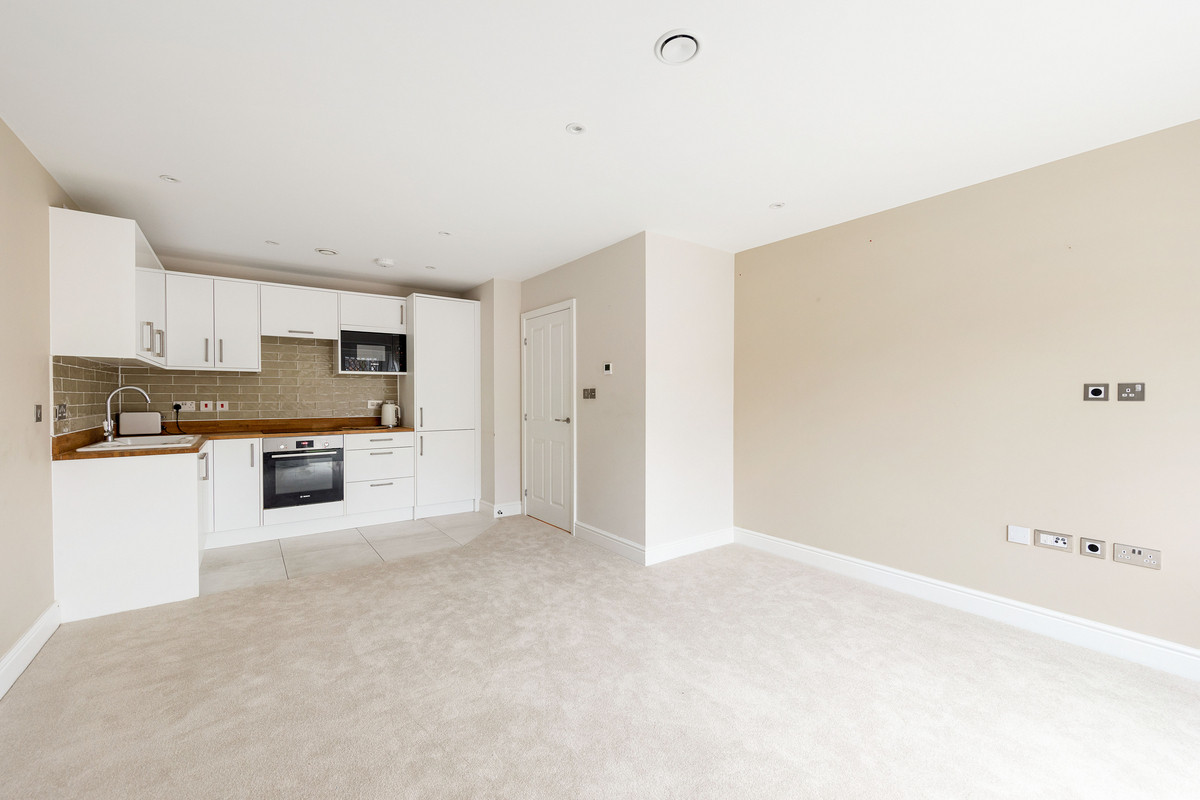 High Road, Loughton, IG10, photo 5