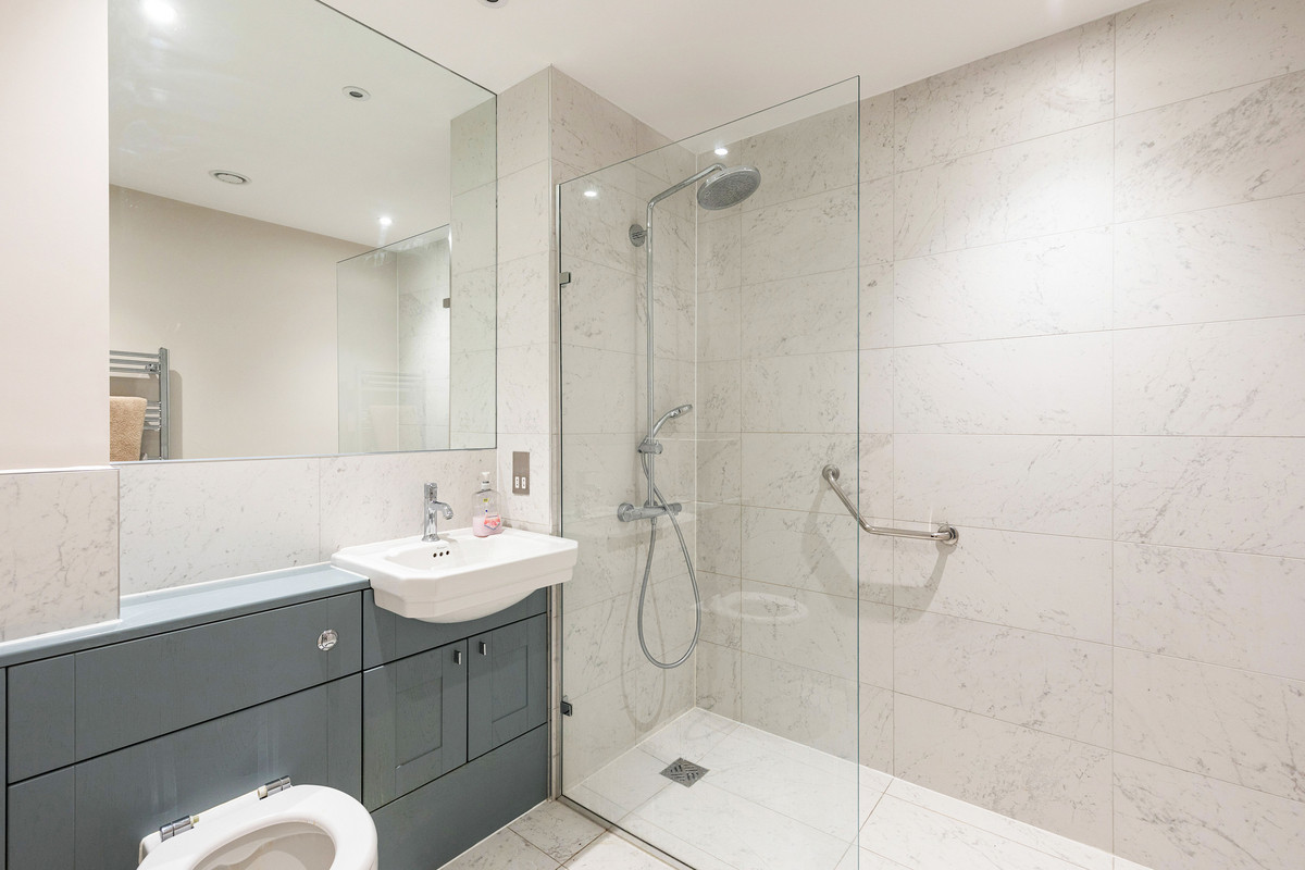 High Road, Loughton, IG10, photo 14
