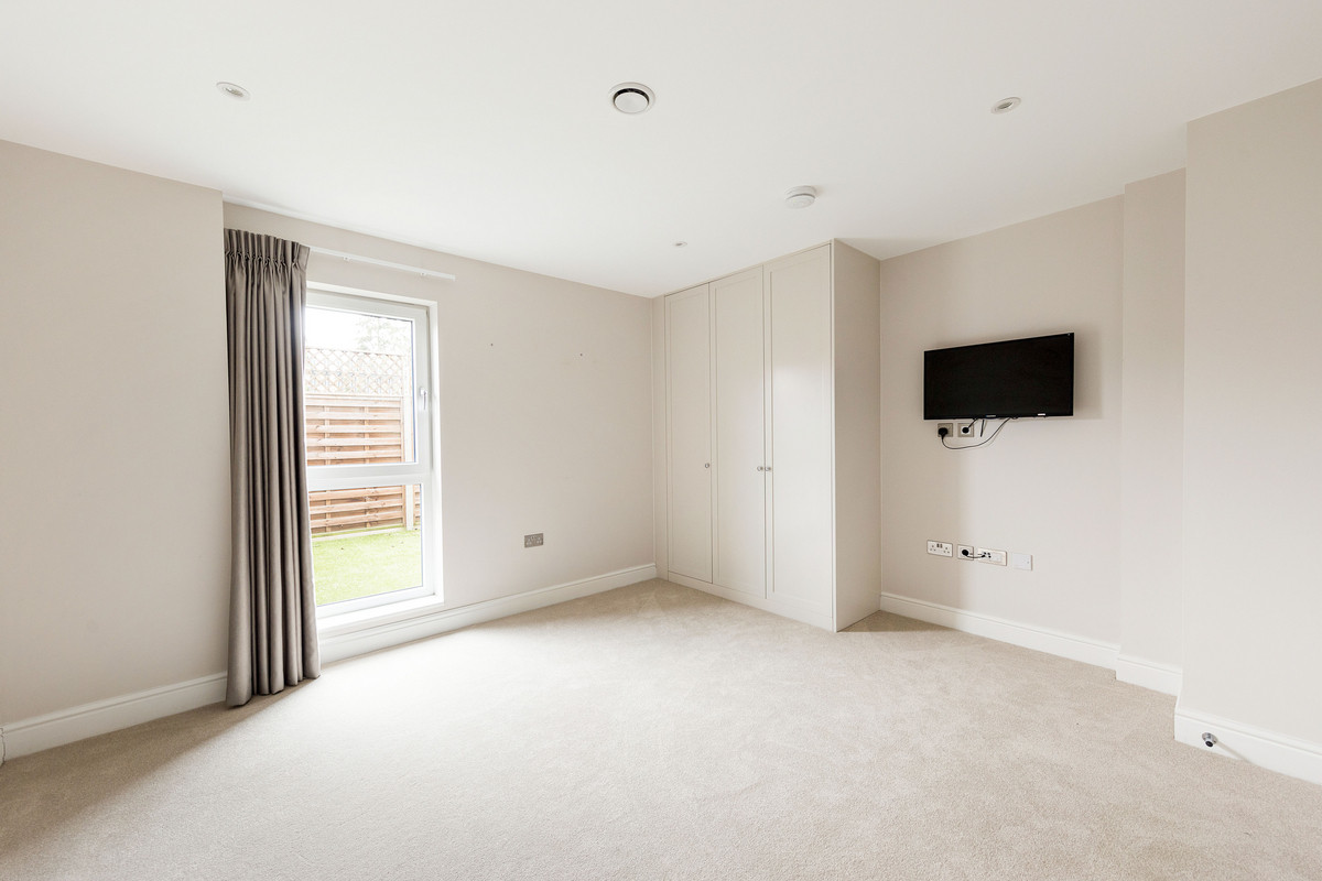 High Road, Loughton, IG10, photo 11