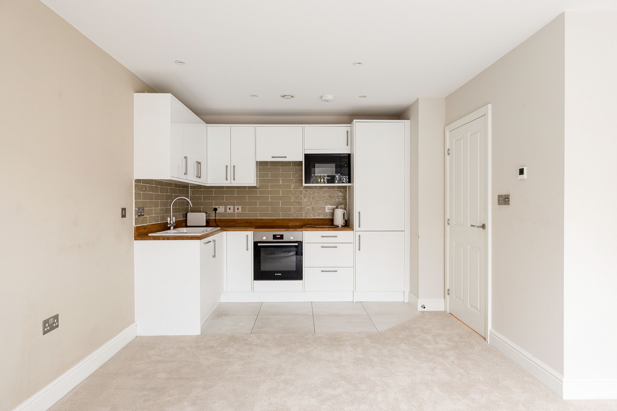 High Road, Loughton, IG10, photo 10