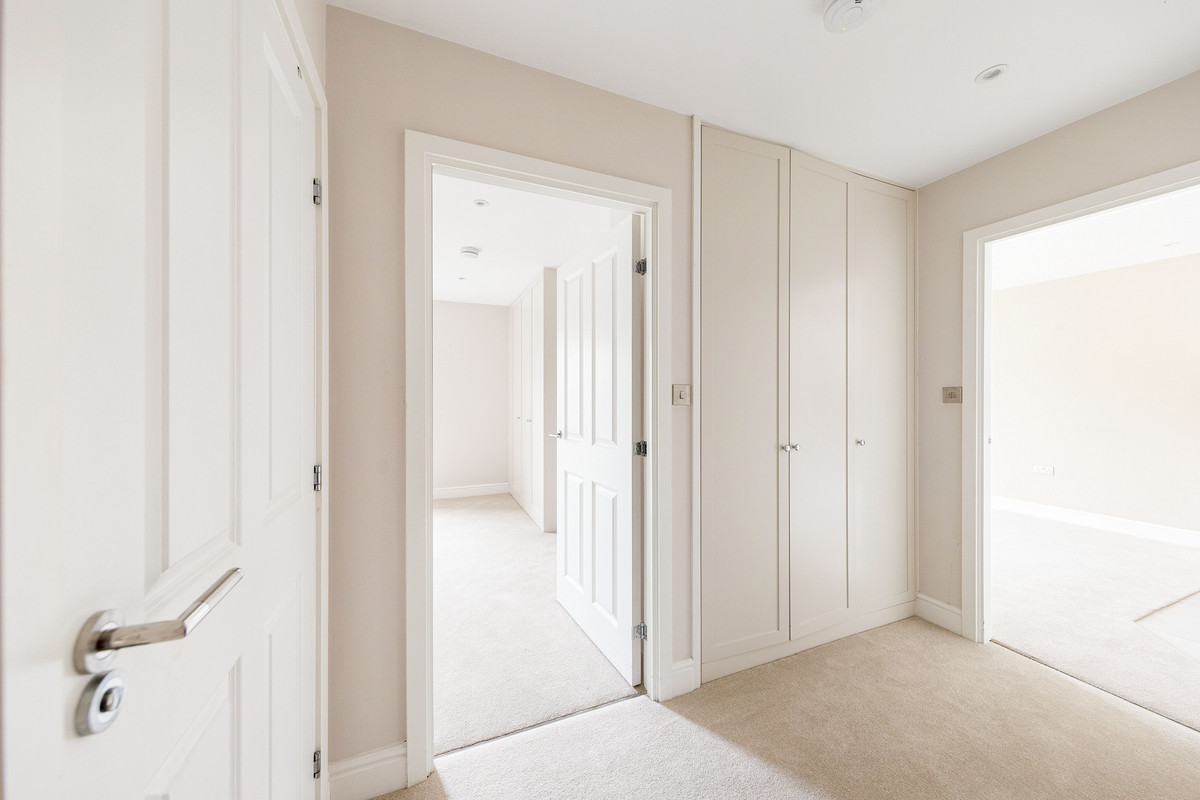 High Road, Loughton, IG10, photo 6