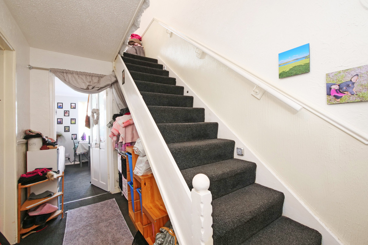 145 Chequers, Close, Pontefract WF8 2TF, photo 5