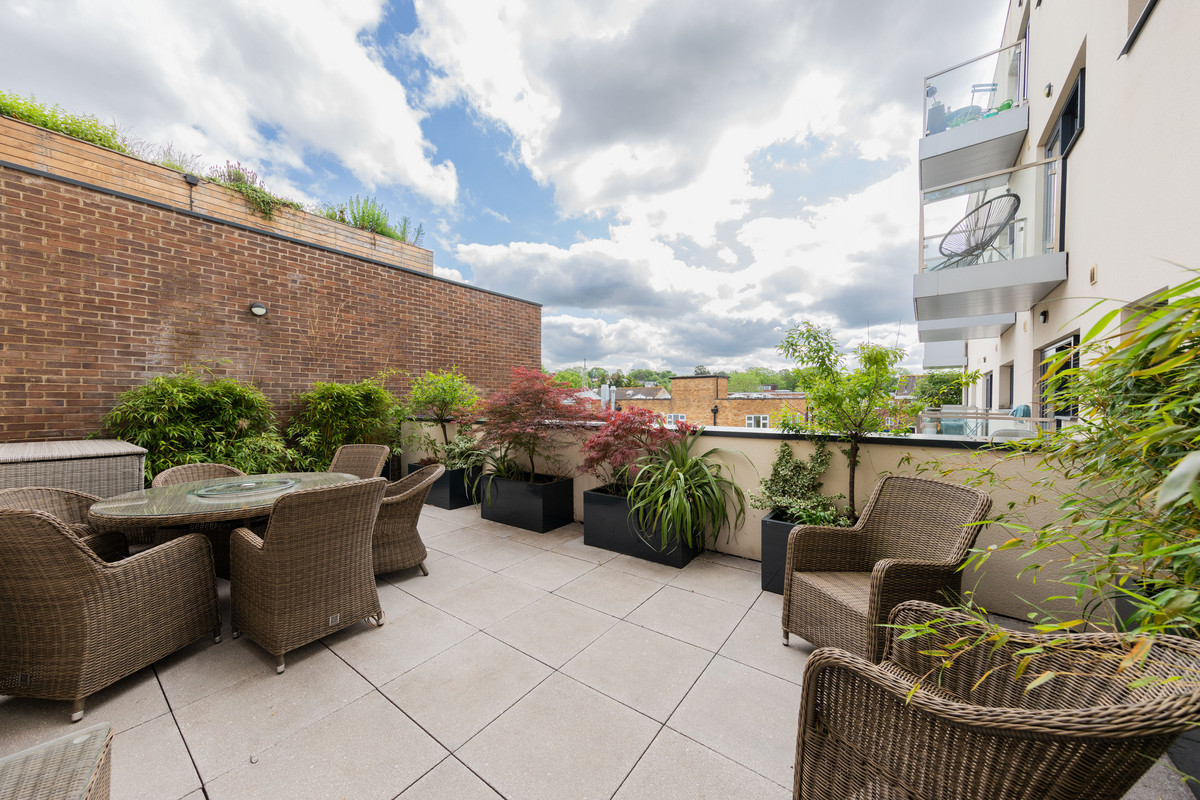 High Road, Loughton, IG10, photo 21
