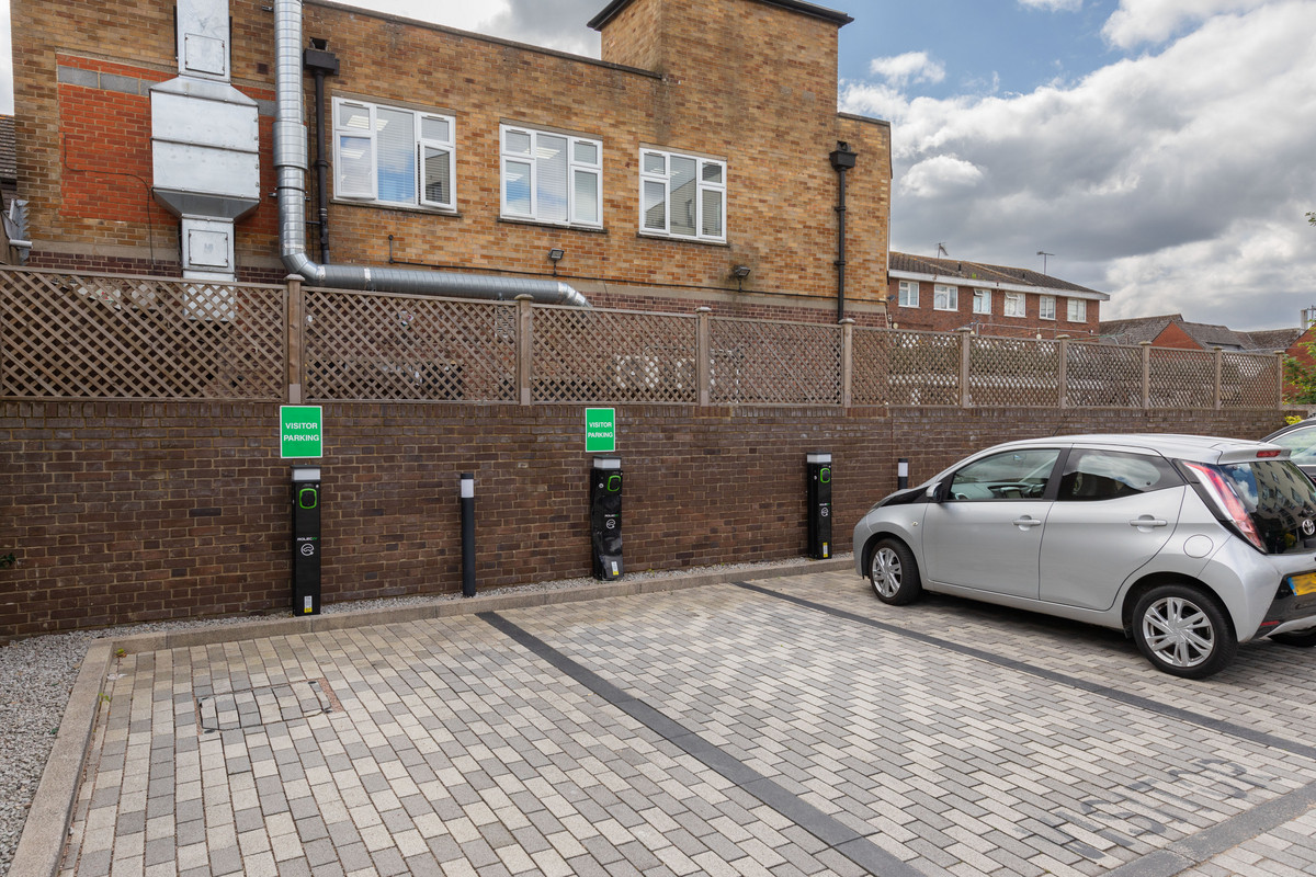 High Road, Loughton, IG10, photo 25