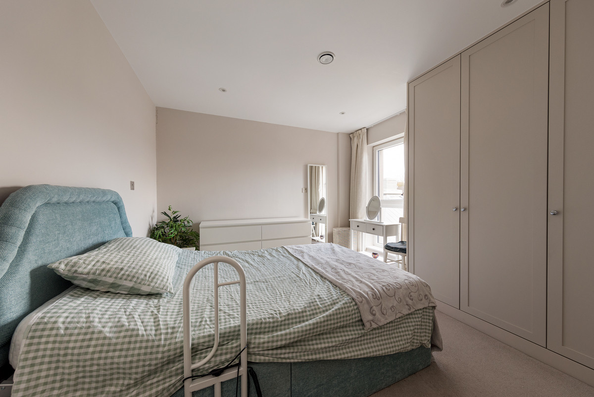 High Road, Loughton, IG10, photo 12