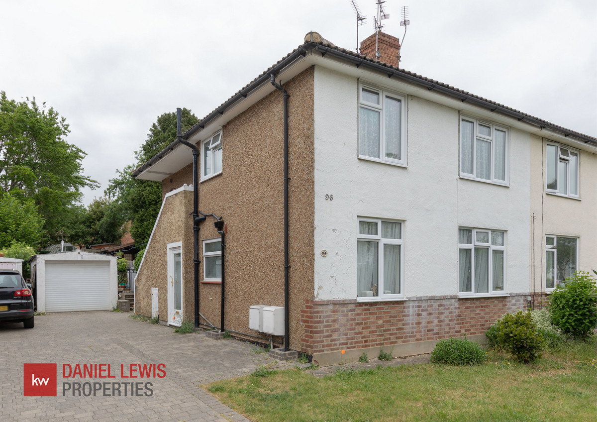 River Way, Loughton, IG10