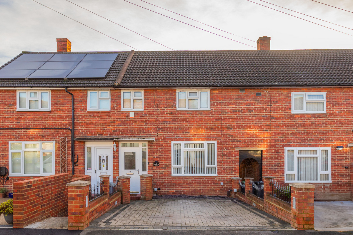 Chandler Road, Loughton, IG10