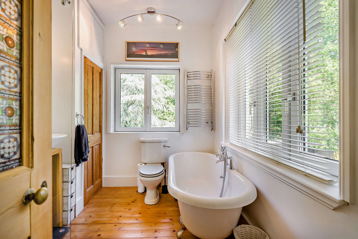 Debden Lane, Loughton, IG10, photo 10