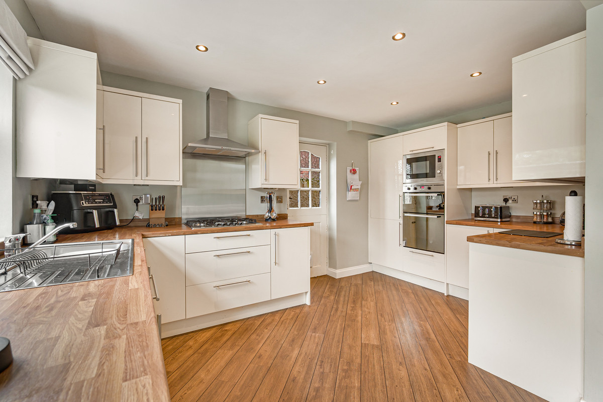 Highfield Close, Stockport, SK3, photo 2