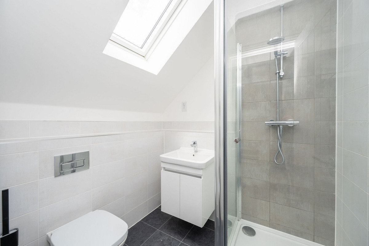 Tern Avenue, Horsham, RH12, photo 11