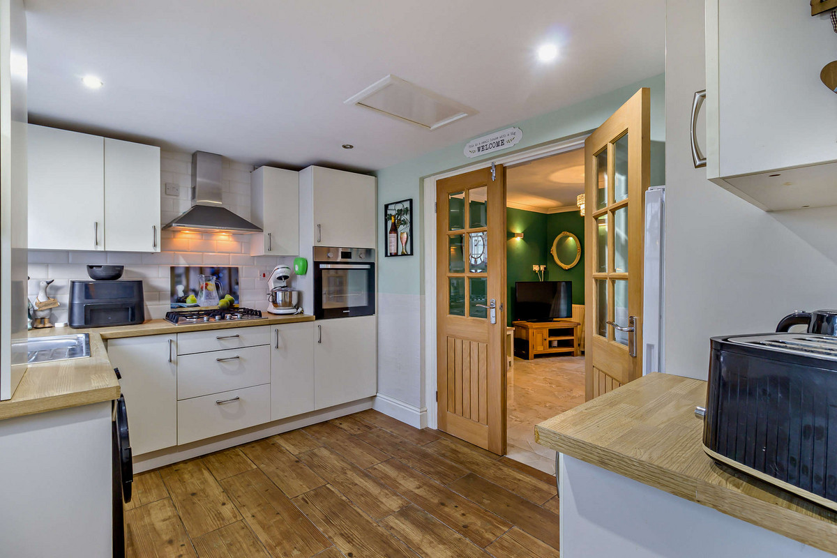 Sandtoft Road, Doncaster, DN9, photo 11