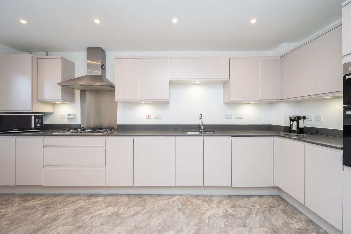 Tern Avenue, Horsham, RH12, photo 3