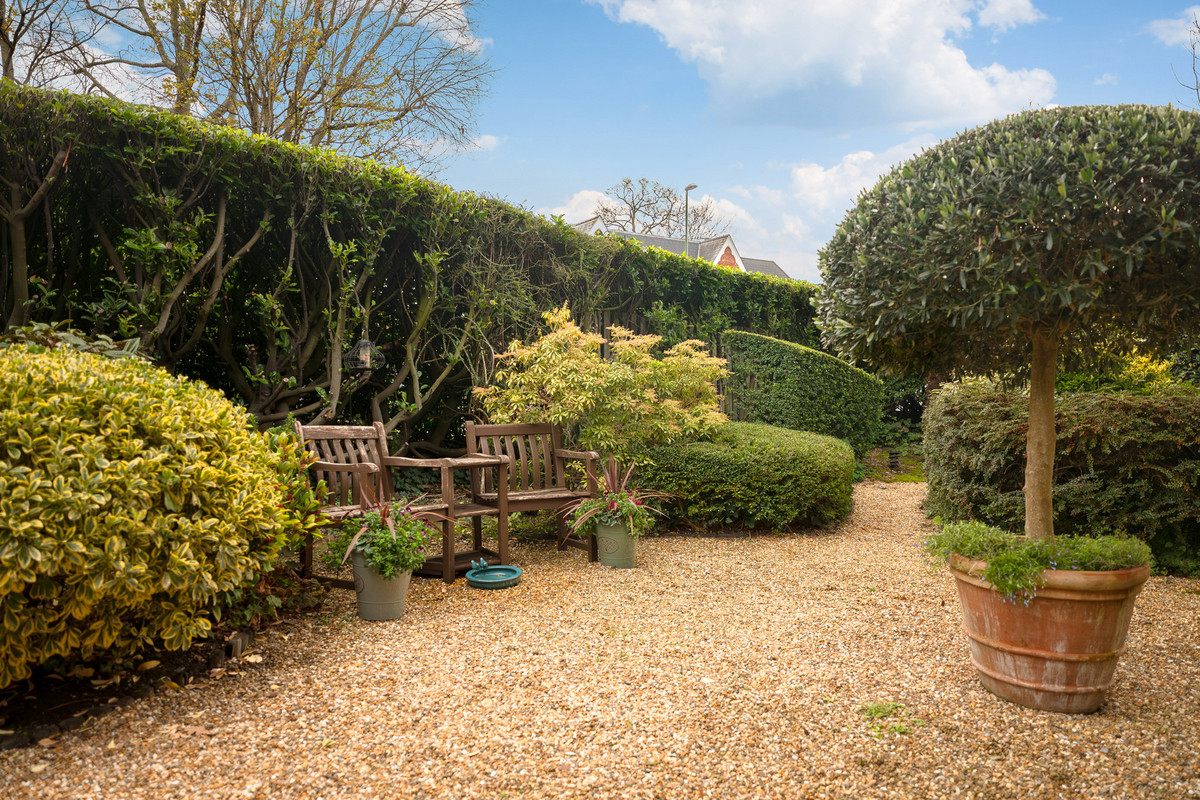 Tulip Court, Horsham, RH12, photo 4