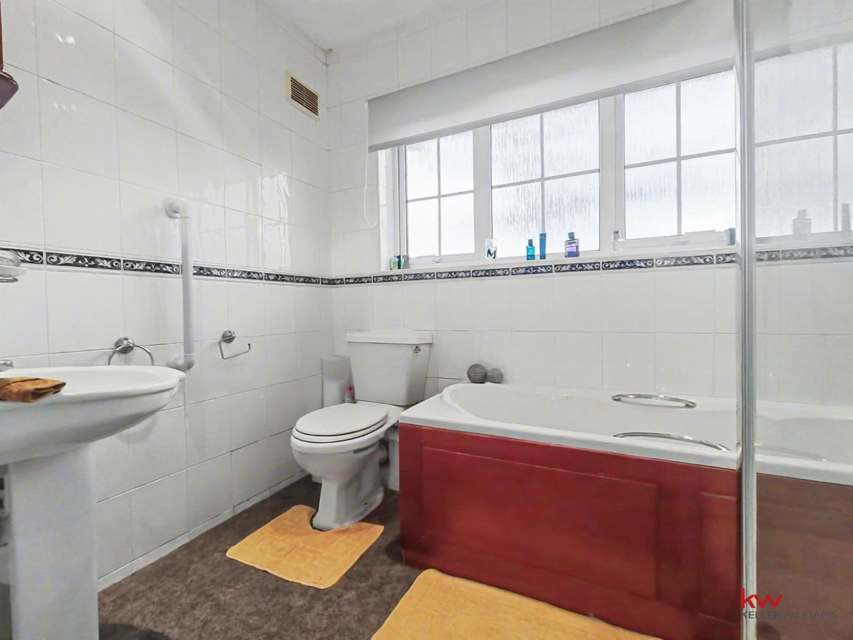 Bell Lane, Broxbourne, EN10, photo 18