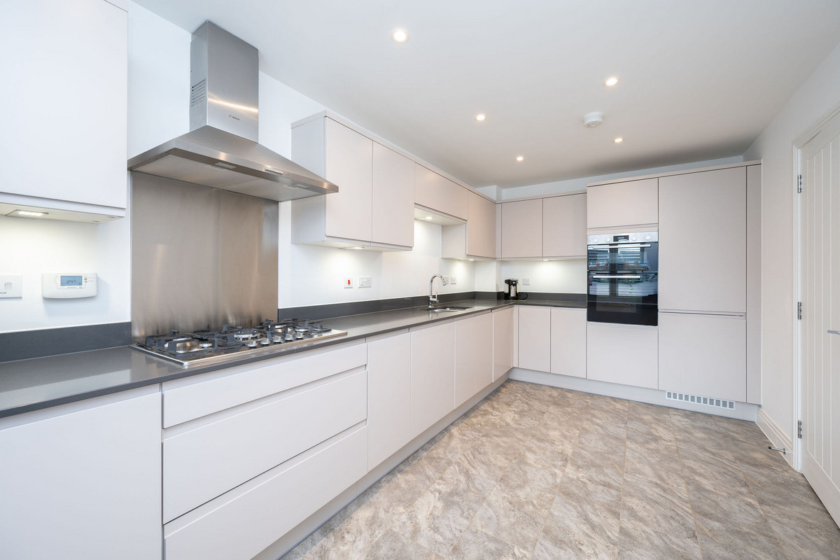 Tern Avenue, Horsham, RH12, photo 4