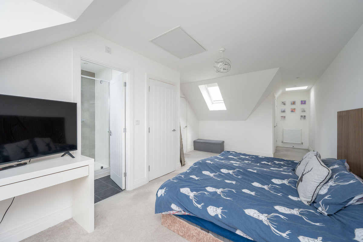 Tern Avenue, Horsham, RH12, photo 9