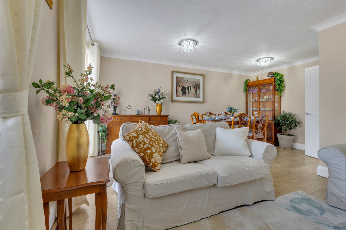 Cameron Square, Mitcham, CR4, photo 28