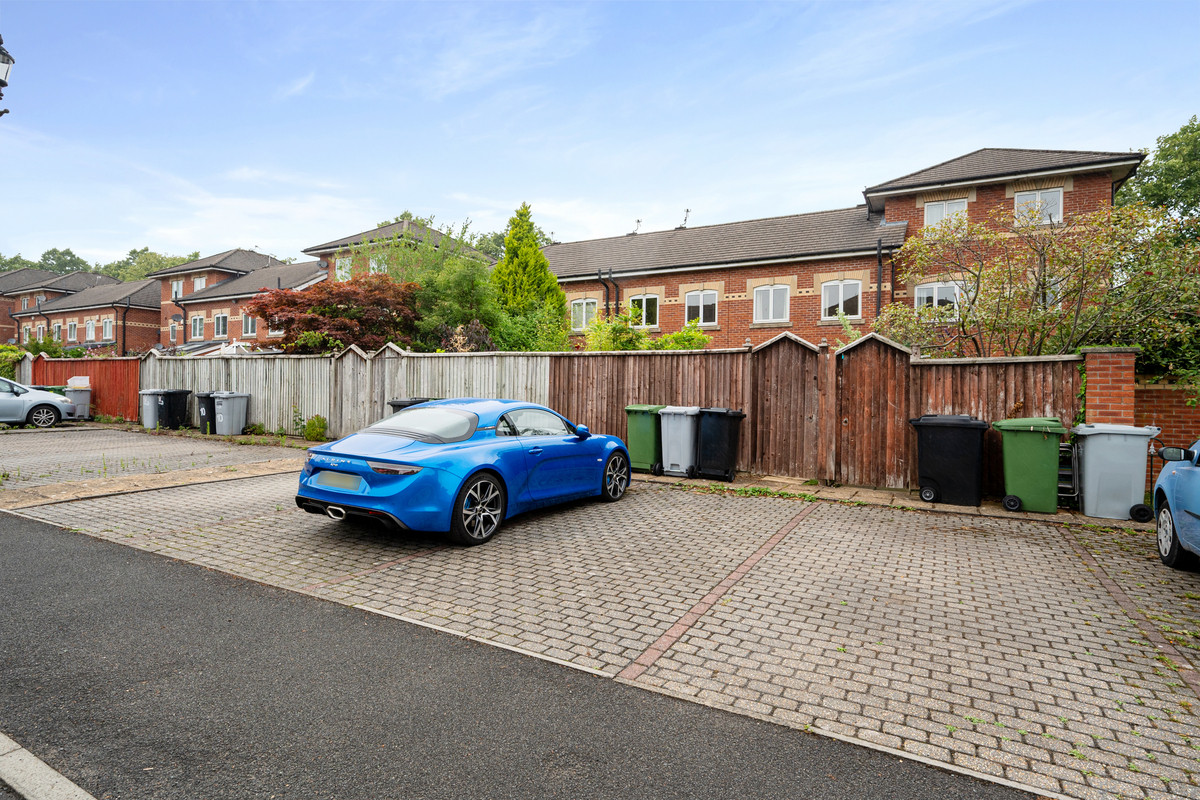 Pavilion Way, Macclesfield, SK10, photo 11